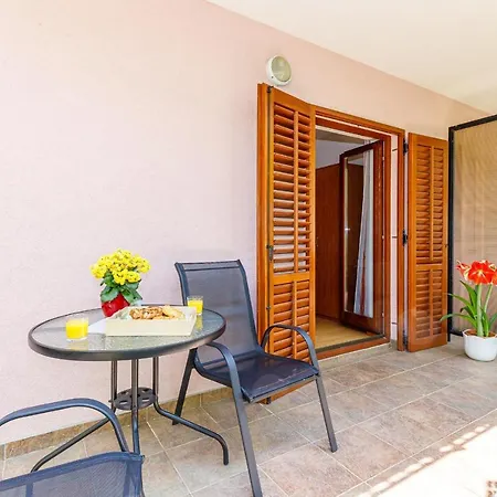 Apartments Lavanda Rovinj Exterior photo